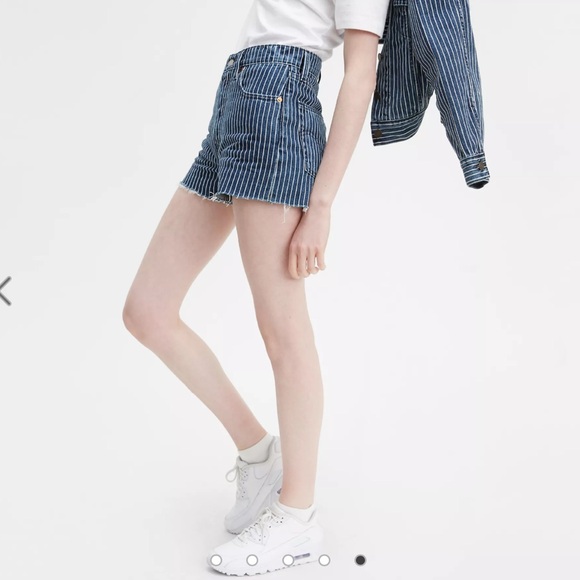 LEVI'S® X STRANGER THINGS Ribcage Denim Shorts Pinstripe Blue Size 28 Women’s - Picture 2 of 16